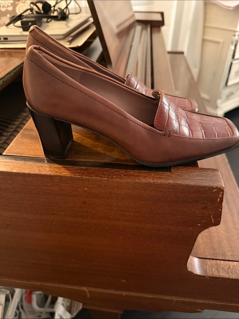 Heritage Croc-Embossed Leather loafers with heels Preppy Collegiate academic